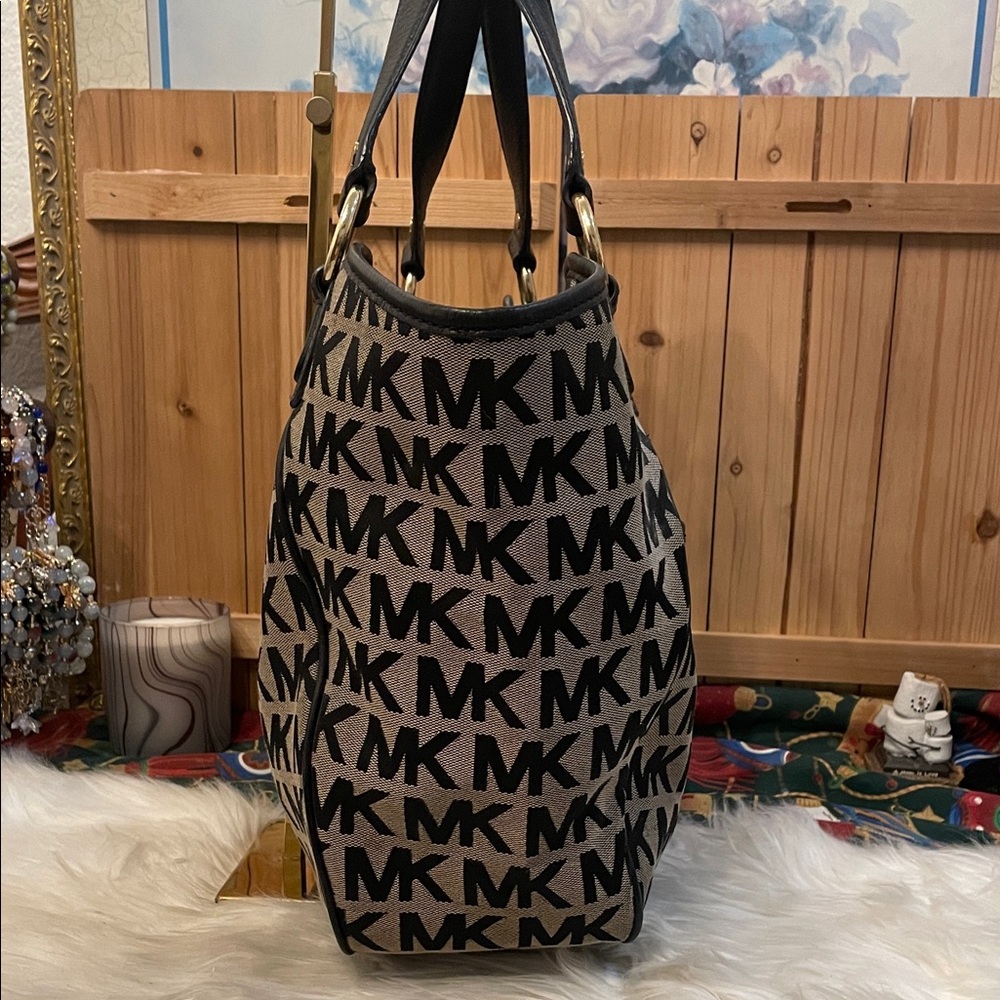 💜Michael Kors Black and Brown Logo Tote - Picture 7 of 12